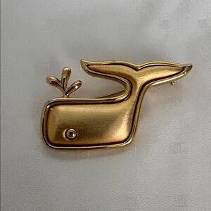 Whale Brooch 🐳